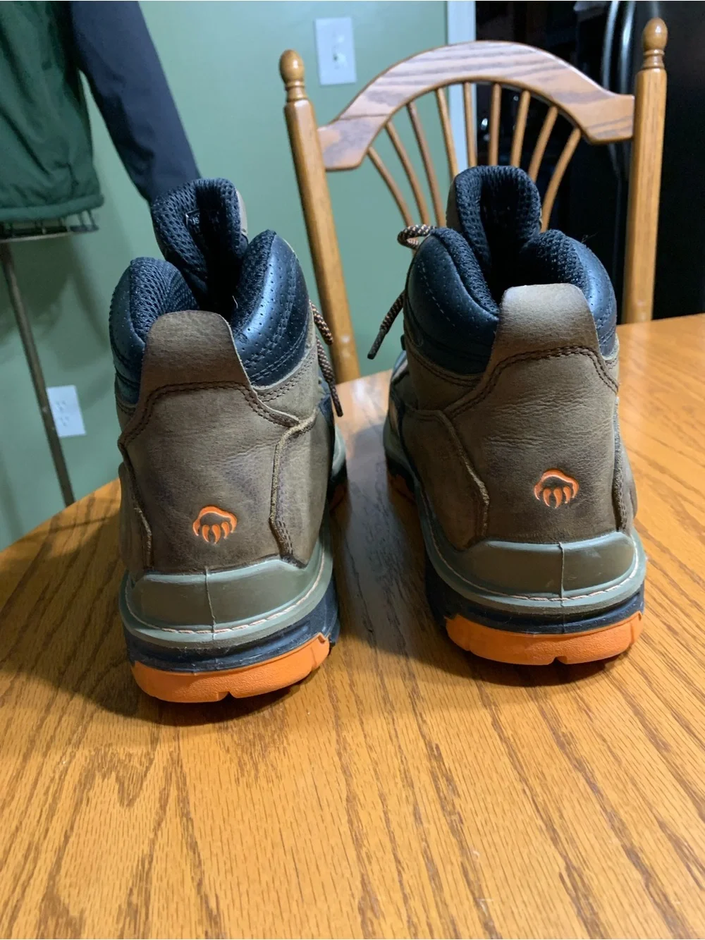 Men’s Wolverine Overpass composite toe safety boots in size 11.5W.